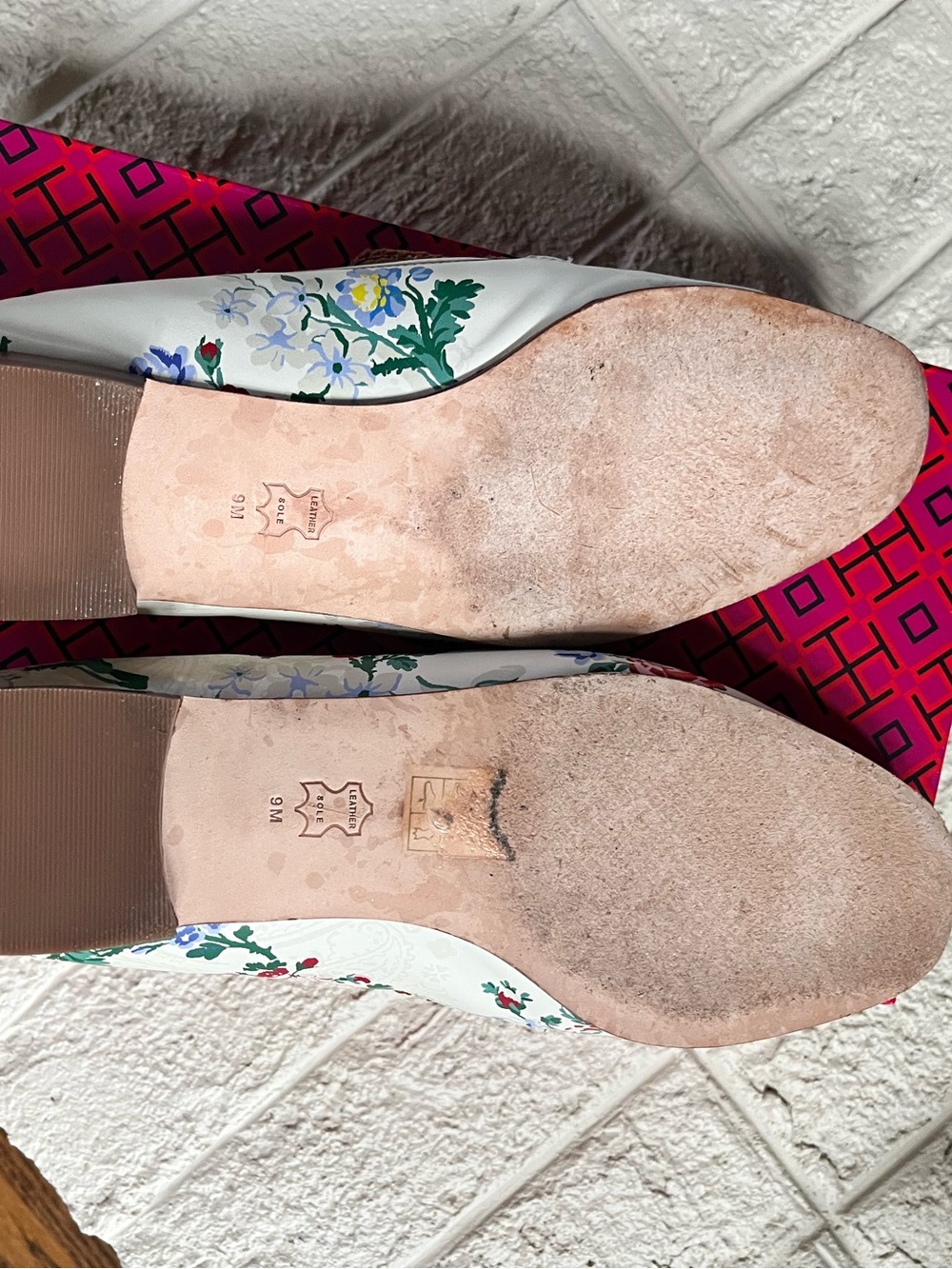Tory Burch Mustard Woven Chain Loafers with Floral Trim - Picture 4 of 6